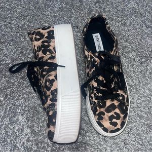 Steve Madden platform shoes